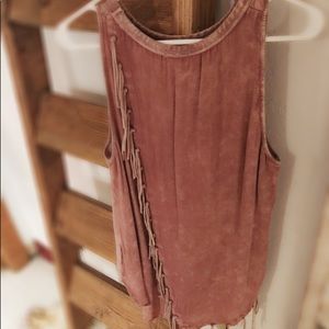 Gimmicks from Buckle fringe tank